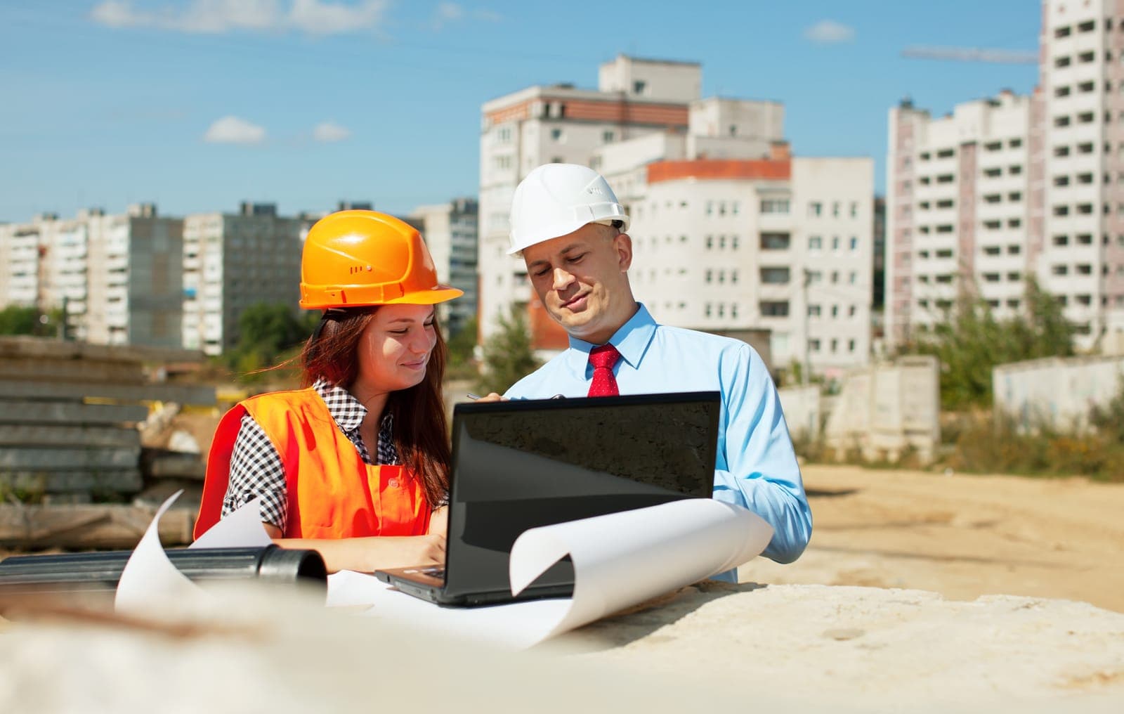 Builders and tradies meeting to plan a lead generation strategy